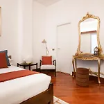 Easylife - In Via Della Spiga 4*
