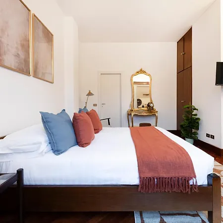 Pensión Easylife - In Via Della Spiga 4*